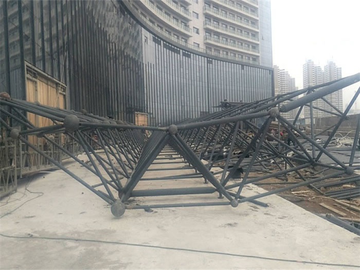 额尔古纳万豪酒店雨棚网架